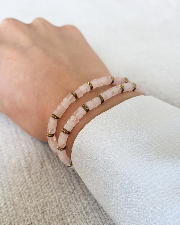 Rozenkwarts armband - Heishi kralen