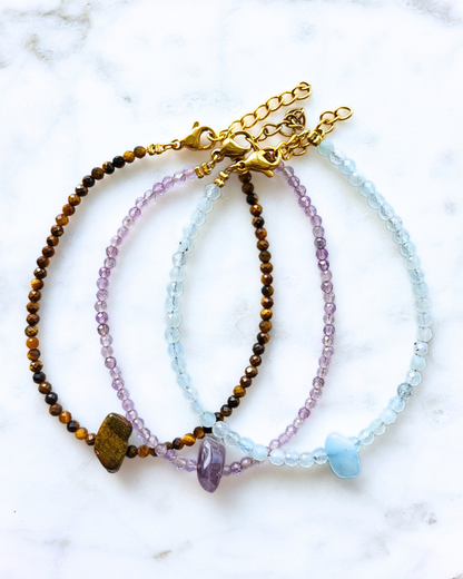 Aquamarijn armband mini kralen met steen